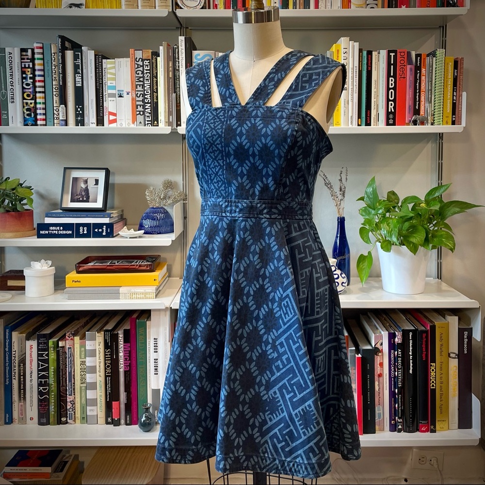 Anthro retro fit and flare dress with geometric print 🌺 denim party dress